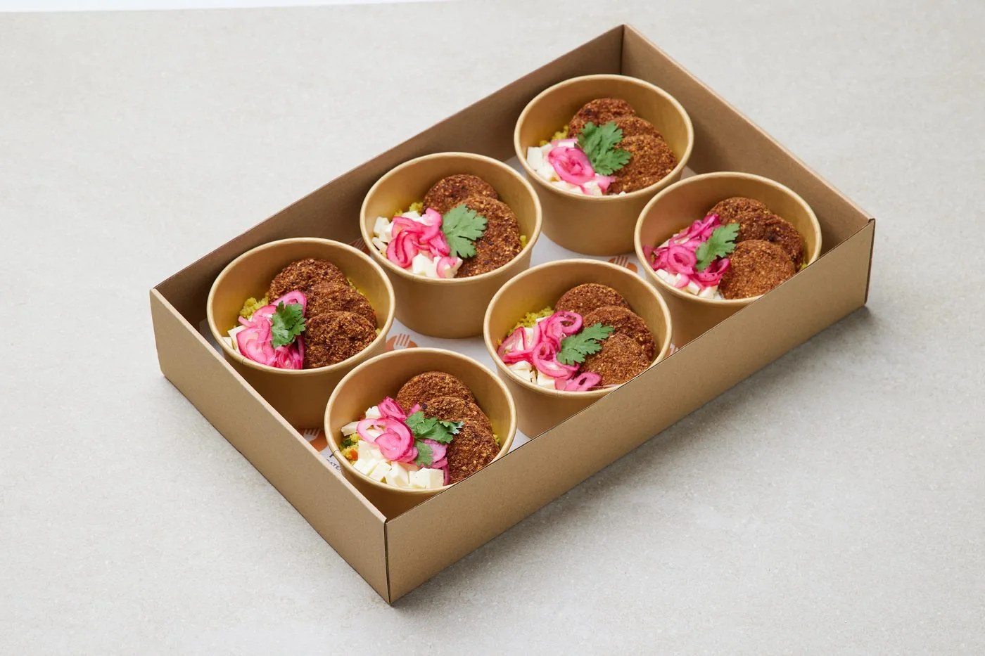 Cous cous šalát s falafelom